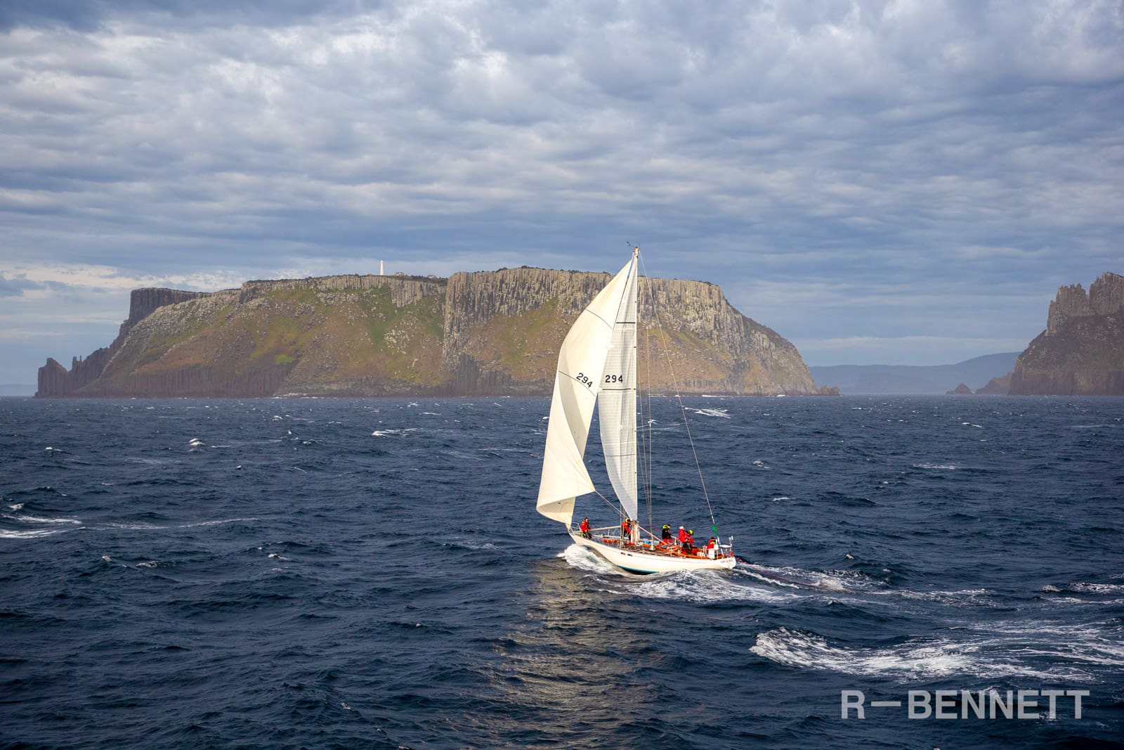 Love and War 81W0821 SH25